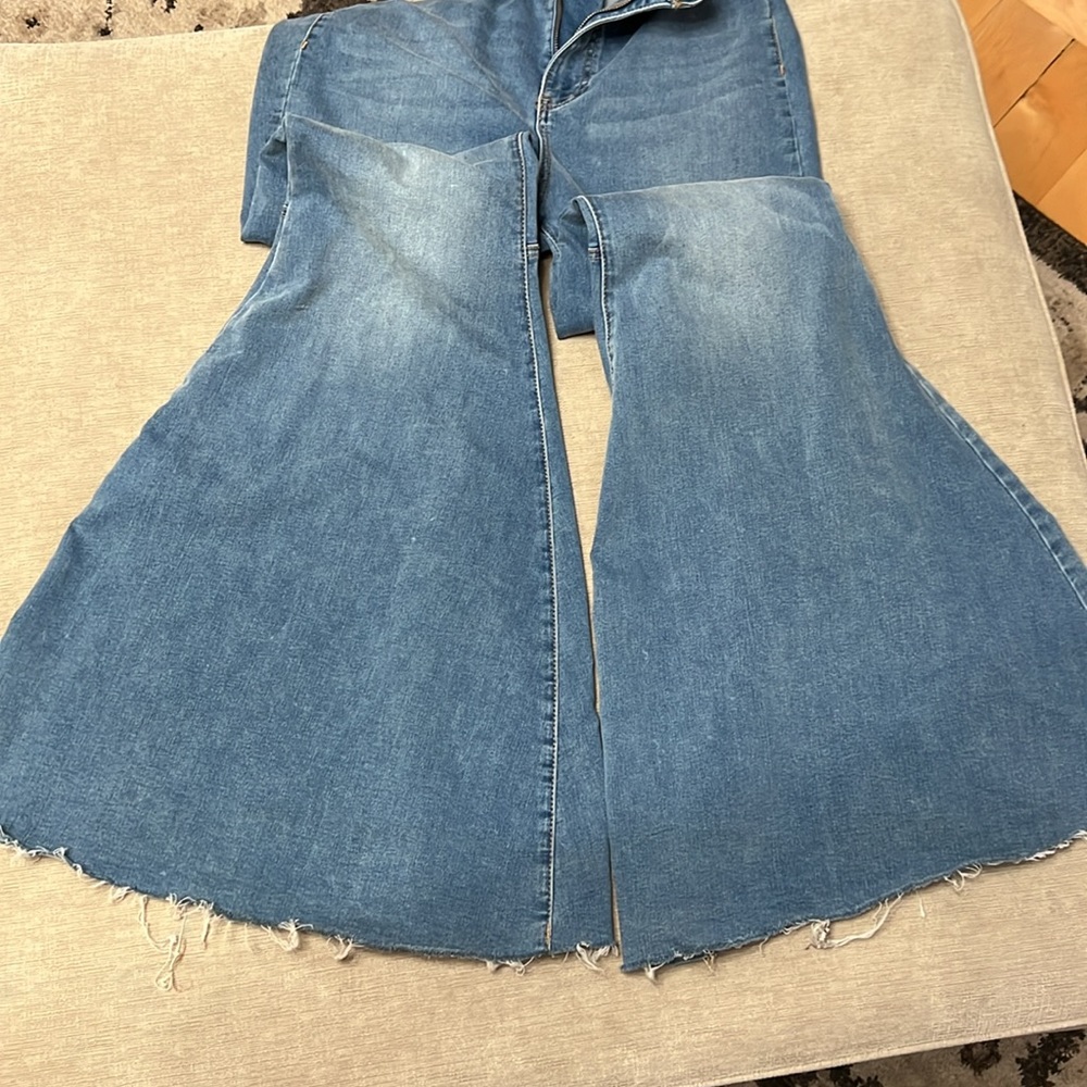 NWT FREE PEOPLE | just float on flares - Picture 6 of 12